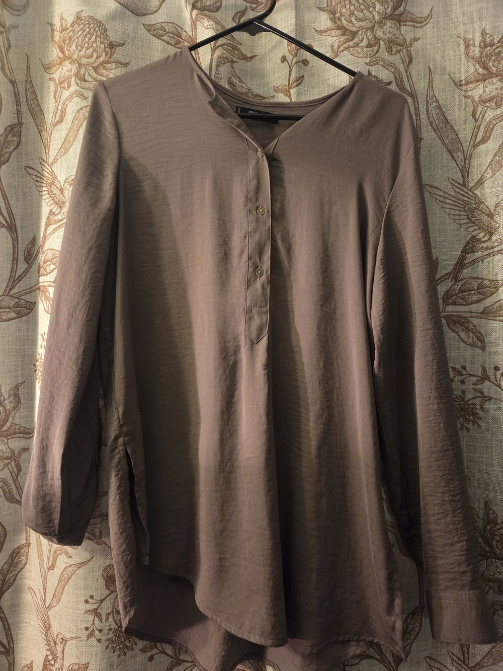 Women's Long-Sleeve Button-Down Tunic Shirt in Taupe